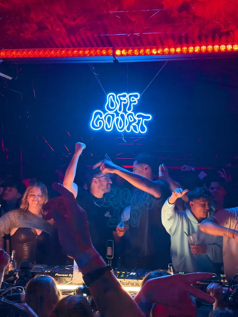 Warehouse Rave: Blau