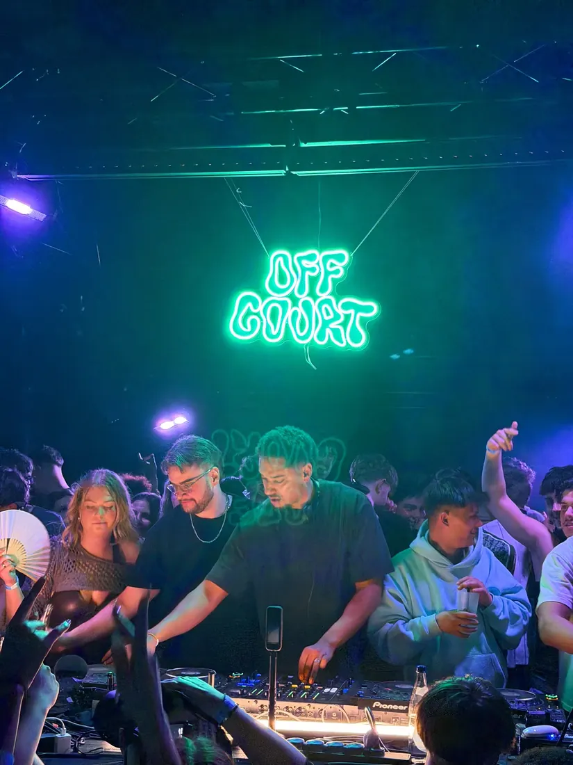 Warehouse Rave: 01:04